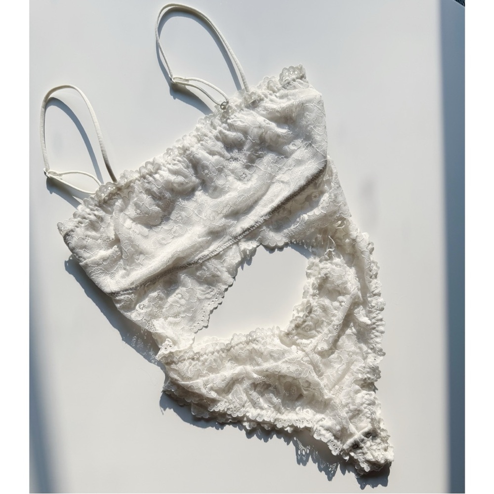FLASH SALE⚡️Garage Lace Bodysuit